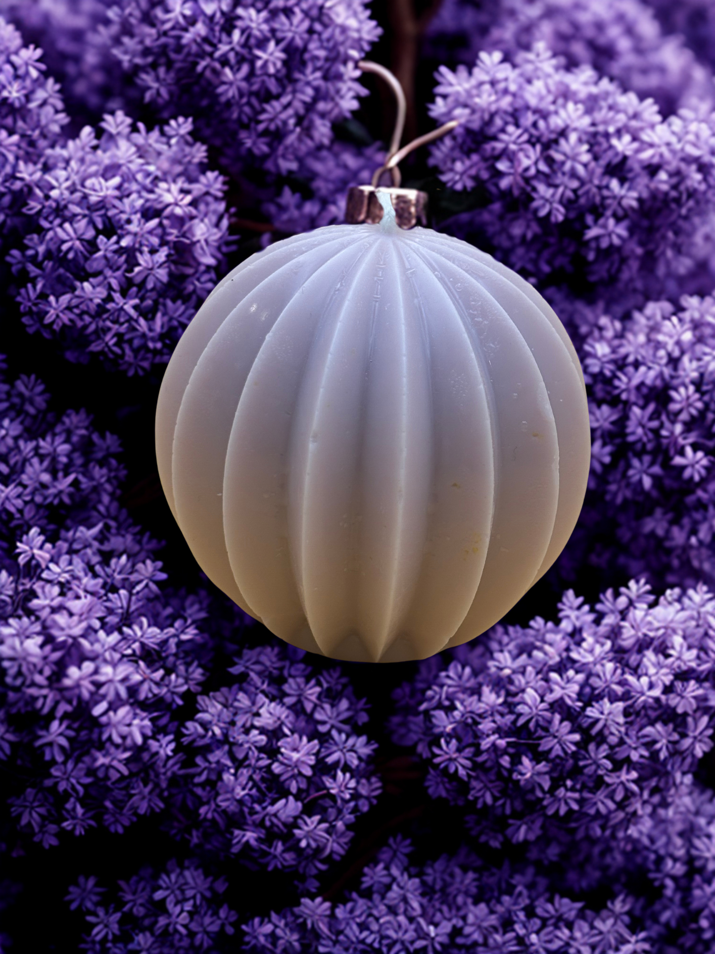 Ridged X-mas Ball Candle